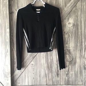 Long sleeve crop